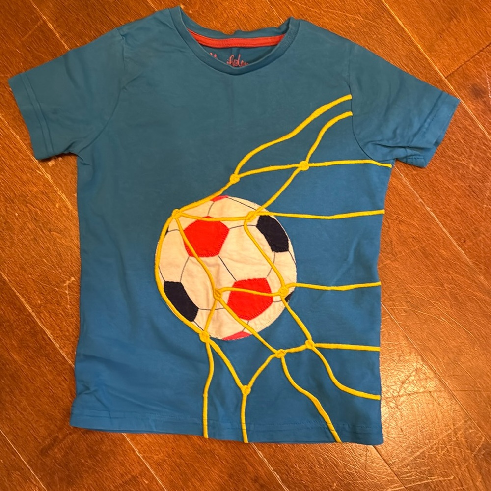 Mini Boden Appliqué soccer shirt size 5-6y